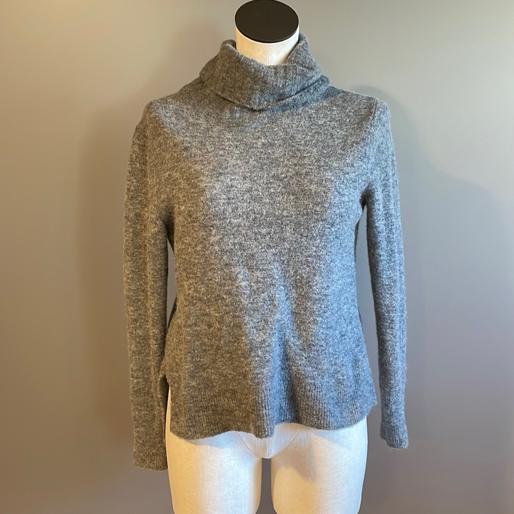EUC Banana Republic Extra Fine Merino Wool Sweater. XS